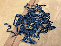 Raja lpblu overige winkel inventaris (blauwe papiersnippers) (32x) - afbeelding 2 van  4