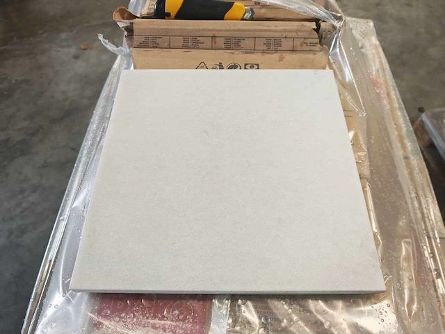 Rako form light grey mat tegel 30x30 cm 18,33 m² - afbeelding 2 van  8
