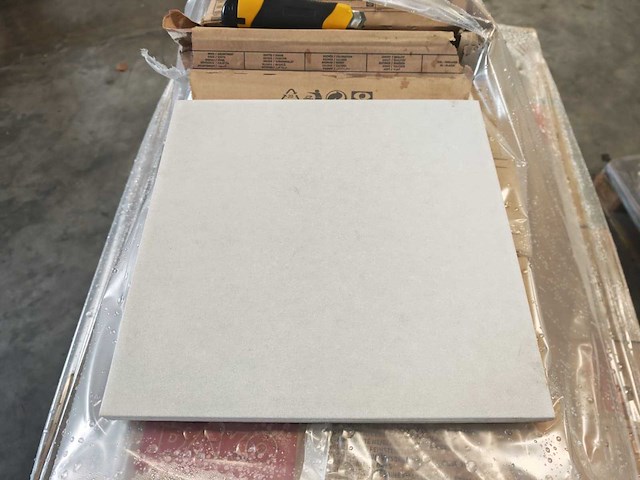 Rako form light grey mat tegel 30x30 cm 18,33 m² - afbeelding 2 van  8