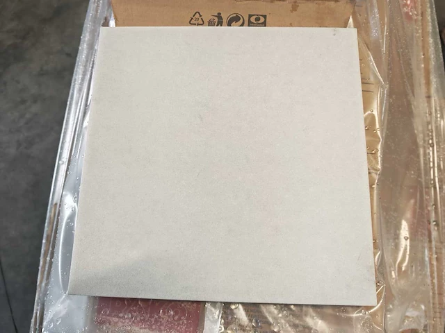 Rako form light grey mat tegel 30x30 cm 18,33 m² - afbeelding 1 van  8