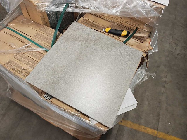 Rako kaamos grey mat tegel 44,5x44,5 cm 8,47 m² - afbeelding 2 van  6