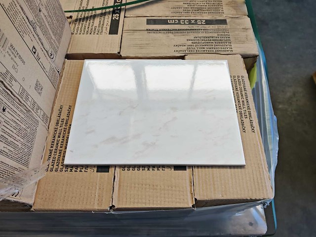 Rako universal beige glans wandtegel 25x33 cm 81 m² - afbeelding 1 van  7