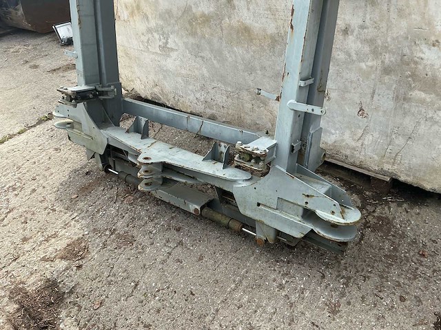 Rampen plus basis lot van onderdelen veldspuit - afbeelding 3 van  16