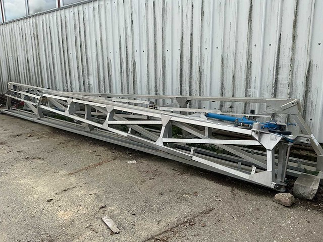 Rampen plus basis lot van onderdelen veldspuit - afbeelding 1 van  16