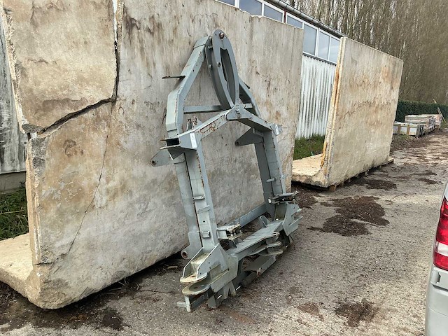 Rampen plus basis lot van onderdelen veldspuit - afbeelding 16 van  16