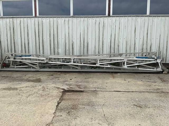 Rampen plus basis lot van onderdelen veldspuit - afbeelding 8 van  14