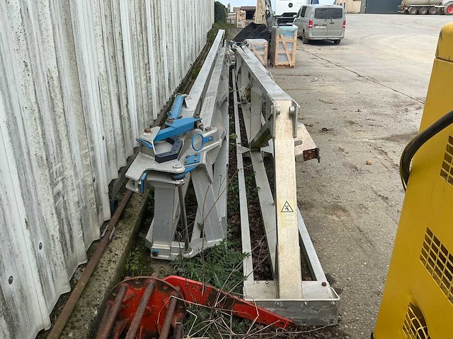 Rampen plus basis lot van onderdelen veldspuit - afbeelding 10 van  14