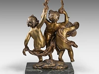 Raphaël charles peyre (1872-1949), a patinated bronze group of three music-making putti the bronze: 60 cm. (23.62 in.), with marble base: 65.5 cm. (25.78 in.) - afbeelding 5 van  8