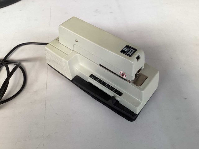 Rapid elektrische nietmachine - afbeelding 1 van  4