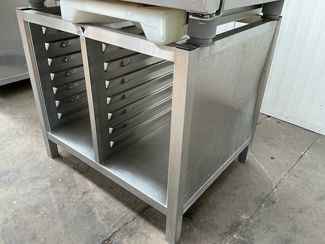 Rational combisteamer met rekken - afbeelding 2 van  11