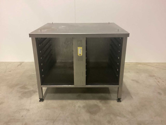 Rational onderstel gesloten met geleiders overige ovens en steamers - afbeelding 1 van  4