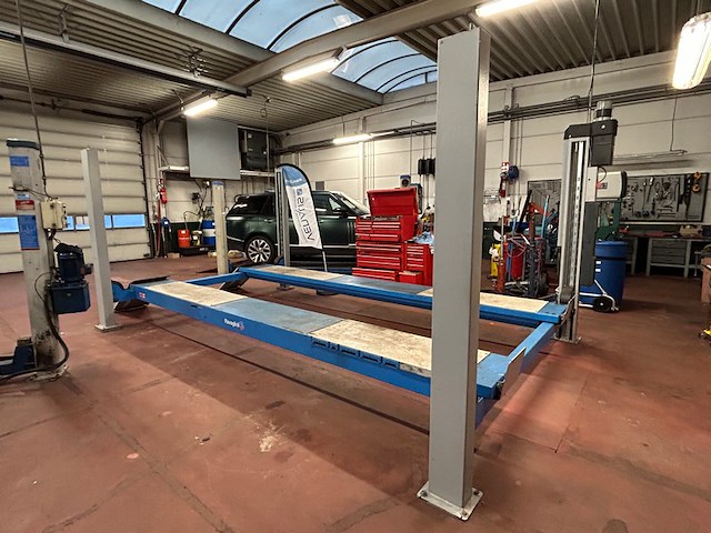 Ravaglioli 4-paals hefbrug 4000kg - afbeelding 1 van  10