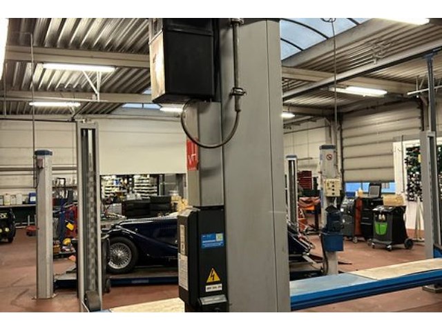 Ravaglioli 4-paals hefbrug 4000kg - afbeelding 5 van  10