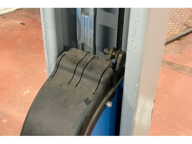 Ravaglioli 4-paals hefbrug 4000kg - afbeelding 10 van  10