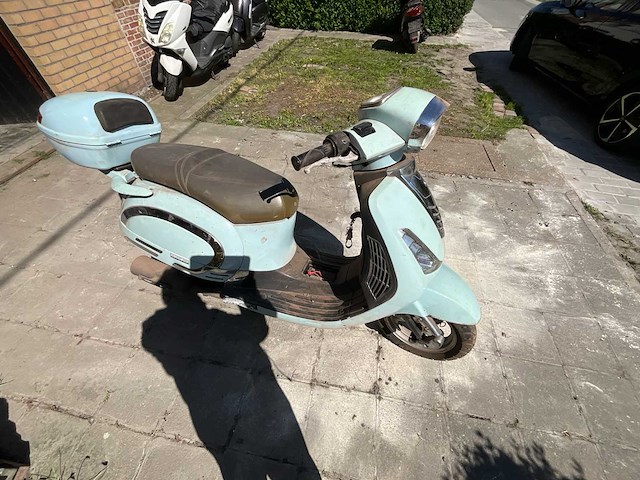 Razzo capri 125 125 scooter - afbeelding 1 van  13