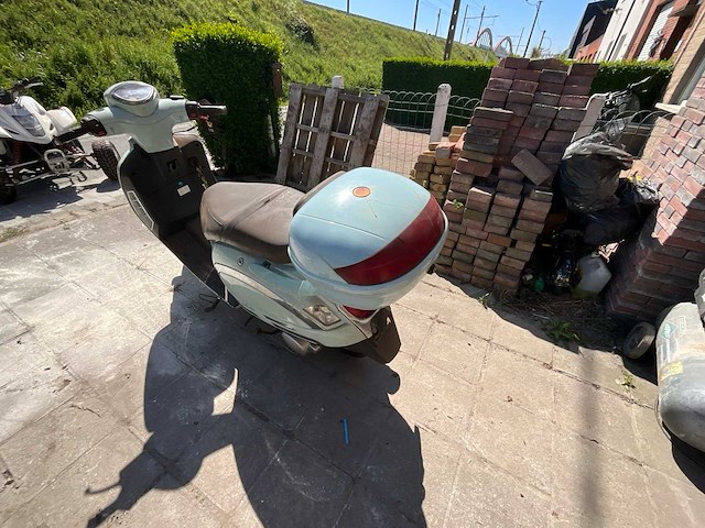 Razzo capri 125 125 scooter - afbeelding 8 van  13