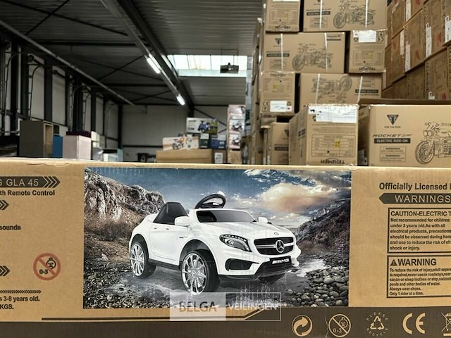 R/c licensed mercedes benz amg gla45 - afbeelding 2 van  4