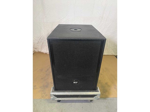 Rcf art905-as powered subwoofer - afbeelding 1 van  6