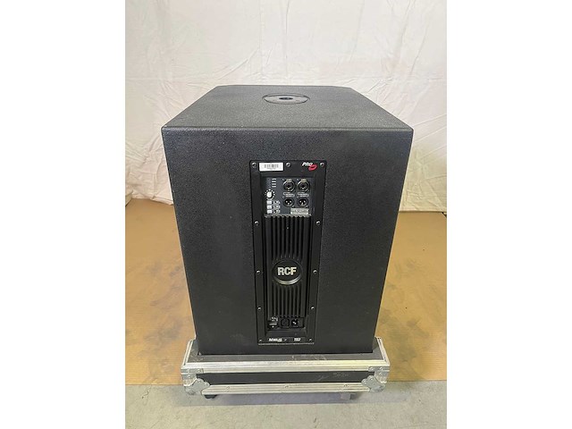 Rcf art905-as powered subwoofer - afbeelding 3 van  6