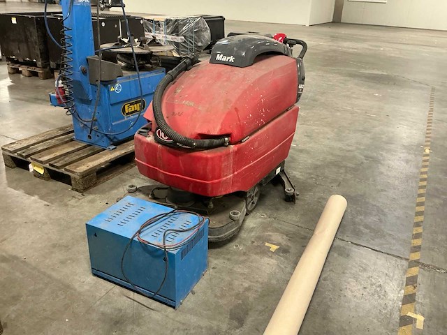 Rcm 682 zelfrijdende veegmachine - afbeelding 1 van  7