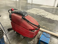 Rcm 682 zelfrijdende veegmachine - afbeelding 2 van  7