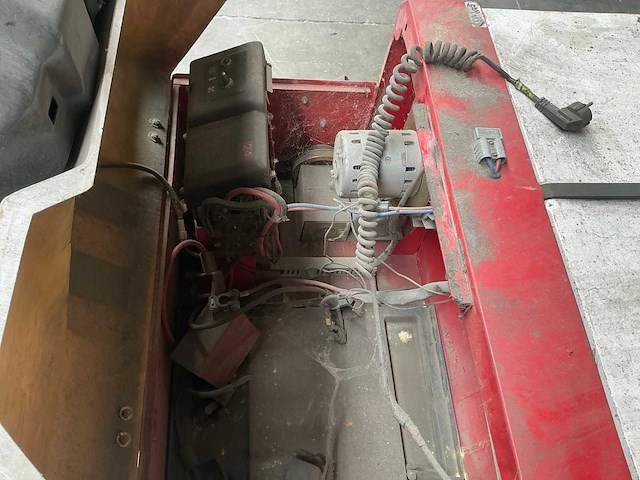 Rcm r702 e/5 vloerveegmachine - afbeelding 2 van  2