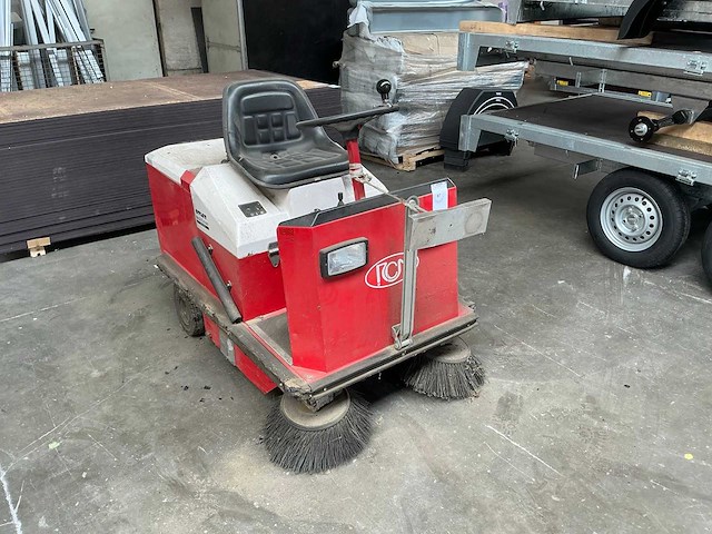 Rcm r702 e/5 vloerveegmachine - afbeelding 4 van  7