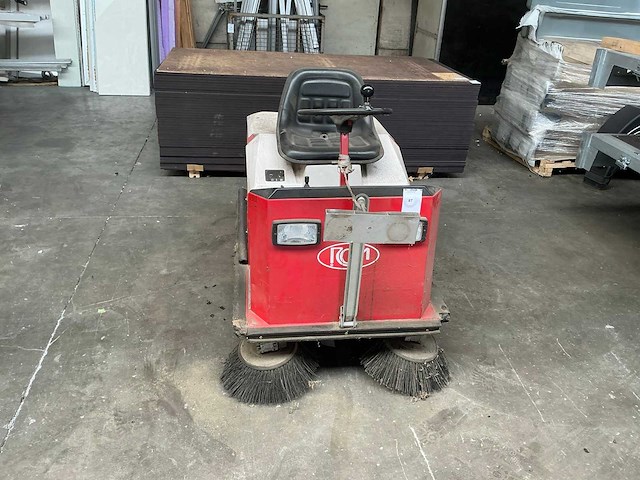 Rcm r702 e/5 vloerveegmachine - afbeelding 5 van  7