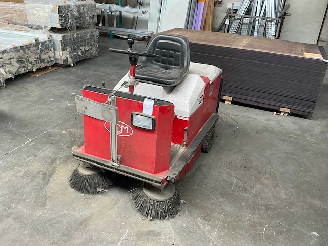 Rcm r702 e/5 vloerveegmachine - afbeelding 6 van  7