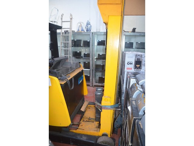 Reachtruck jungheinrich serienummer onbekend met lader , 2 vorktanden heftruck - afbeelding 6 van  17