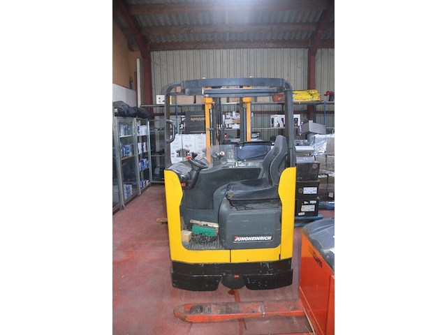 Reachtruck jungheinrich serienummer onbekend met lader , 2 vorktanden heftruck - afbeelding 1 van  17