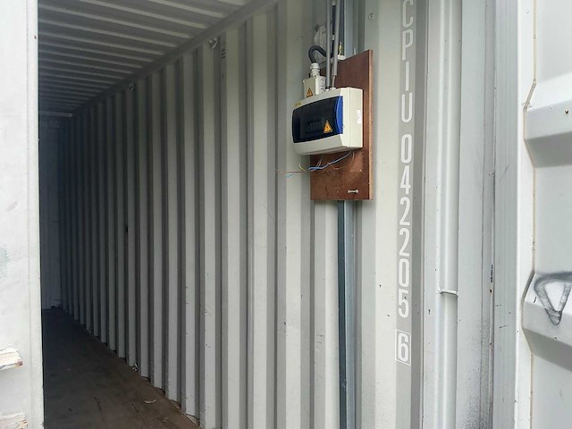 Real zeecontainer / werfcontainer 20ft - afbeelding 8 van  9