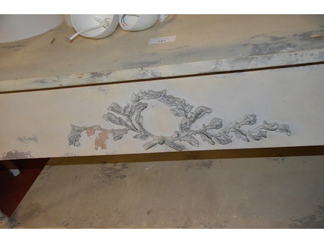 Rechthoekige houten tafel wit geverfd afm. 180x80x80 , 5 hanglampen wit, wanderversiering - afbeelding 2 van  12