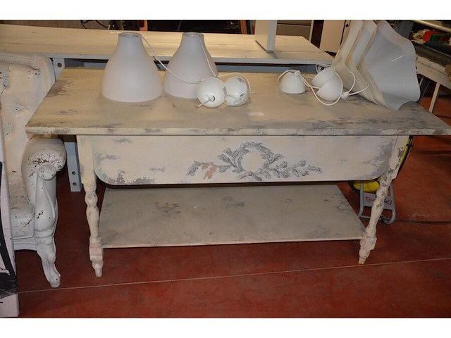 Rechthoekige houten tafel wit geverfd afm. 180x80x80 , 5 hanglampen wit, wanderversiering - afbeelding 8 van  12