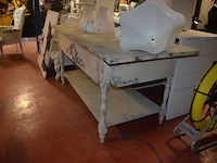 Rechthoekige houten tafel wit geverfd afm. 180x80x80 , 5 hanglampen wit, wanderversiering - afbeelding 11 van  12