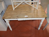 Rechthoekige houten tafel wit met houten blad afm. 115x66x73, wit houten bankje afm. 79x34x40, wit houten stoel - afbeelding 4 van  9