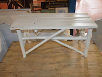 Rechthoekige houten tafel wit met houten blad afm. 115x66x73, wit houten bankje afm. 79x34x40, wit houten stoel - afbeelding 6 van  9