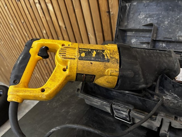 Reciprozaag dewalt - afbeelding 3 van  4