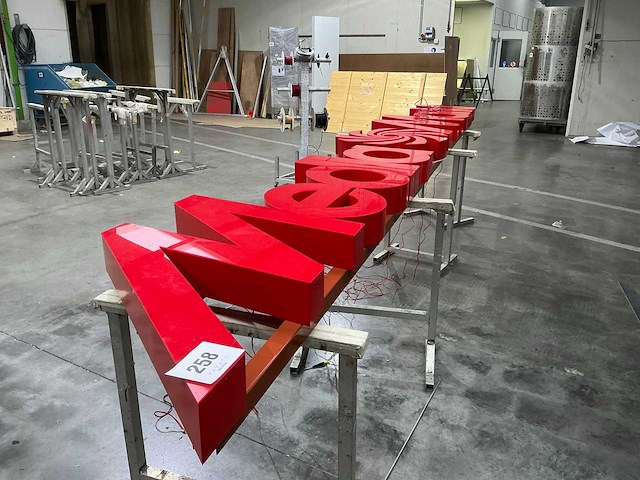 Reclamelogo voorstellende media markt (2x) - afbeelding 1 van  5