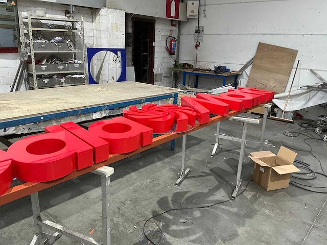 Reclamelogo voorstellende media markt (2x) - afbeelding 4 van  5