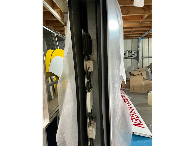 Reclametotem jaguar / land rover - afbeelding 5 van  6