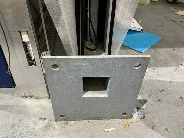 Reclametotem jaguar / land rover - afbeelding 6 van  6