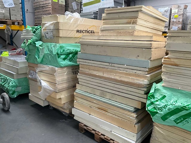 Recticel-knauf-rockwool-isover grote partij diverse isolatie - afbeelding 18 van  24