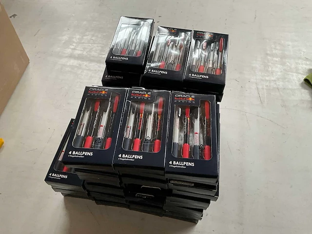Red bull racing max verstappen set balpennen 4 stuks (65x) - afbeelding 1 van  4