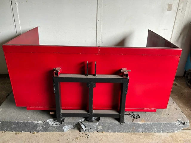 Red farm benette met driepuntskoppeling andere landbouwmachines - afbeelding 2 van  5