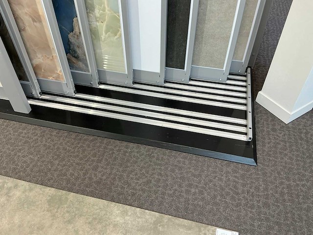 Redec presentatie meubel - afbeelding 5 van  7