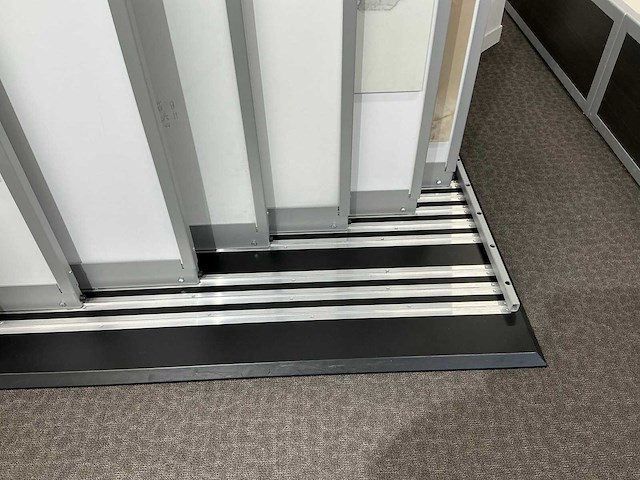 Redec presentatie meubel - afbeelding 5 van  7