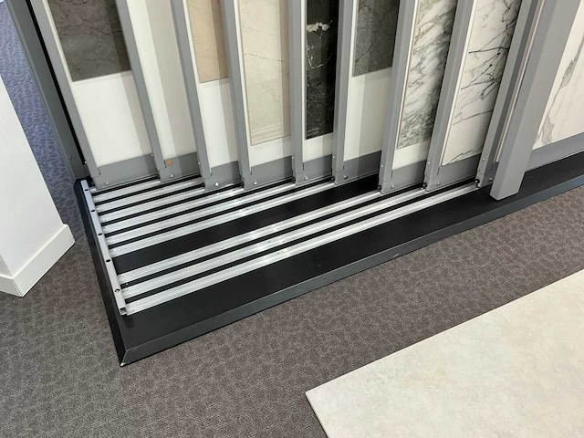 Redec presentatie meubel - afbeelding 5 van  7