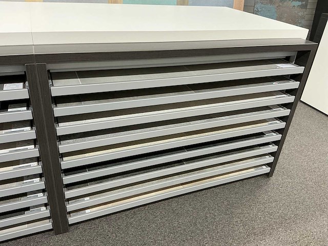 Redec presentatiemeubel - afbeelding 12 van  12