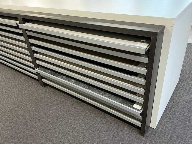 Redec presentatiemeubel - afbeelding 8 van  11